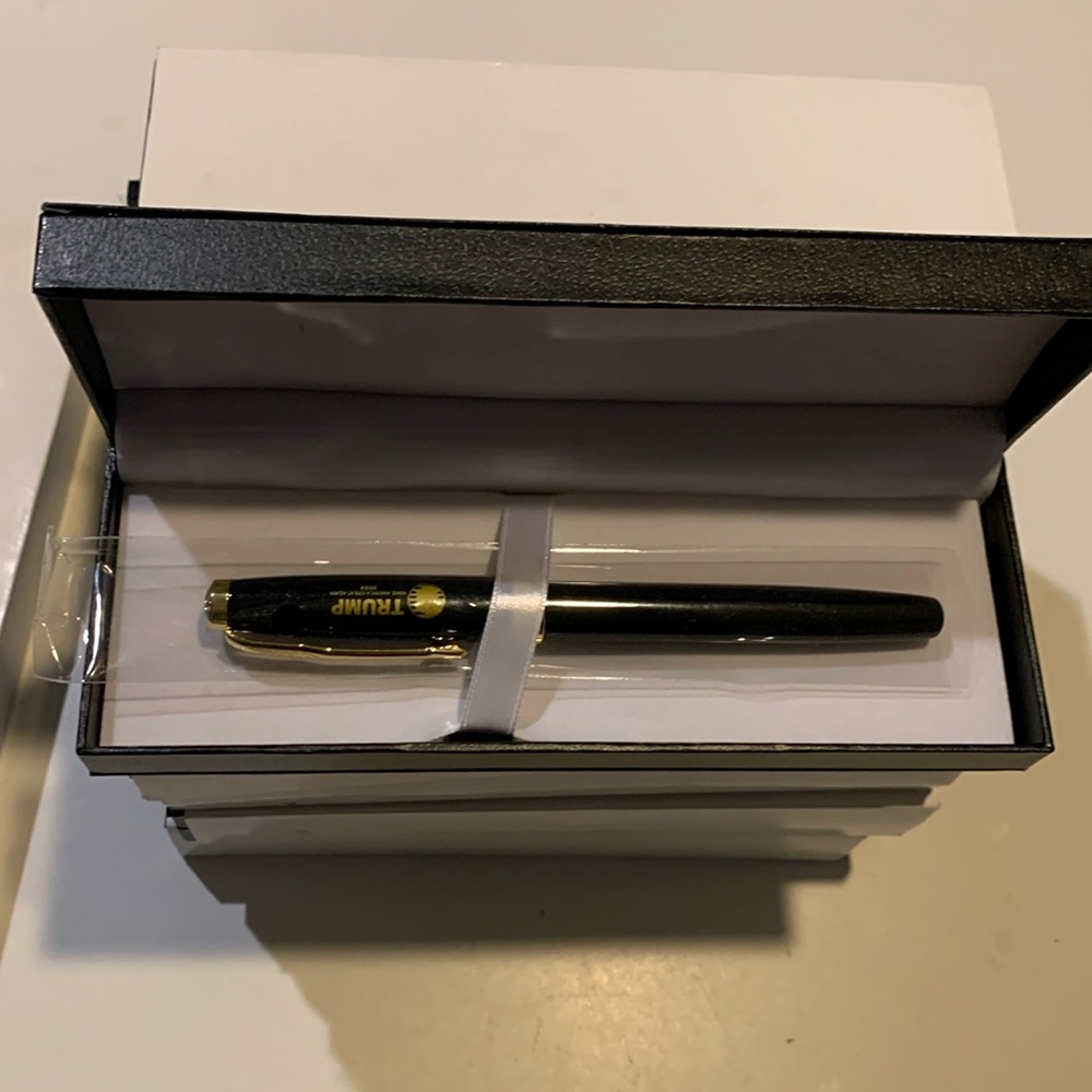 Trump Pen Great Gifting to Yours Friends